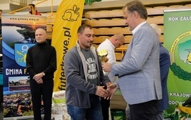 Wręczenie nagr&oacute;d podczas Wystawy Kr&oacute;lik&oacute;w 2021 w Pniewach 82
