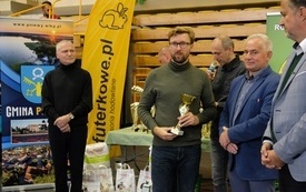 Wręczenie nagr&oacute;d podczas Wystawy Kr&oacute;lik&oacute;w 2021 w Pniewach 83