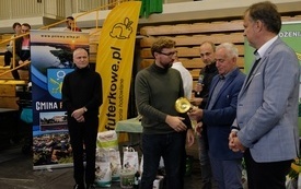Wręczenie nagr&oacute;d podczas Wystawy Kr&oacute;lik&oacute;w 2021 w Pniewach 84