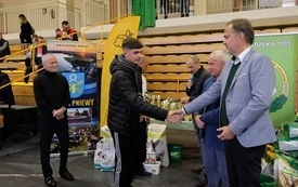 Wręczenie nagr&oacute;d podczas Wystawy Kr&oacute;lik&oacute;w 2021 w Pniewach 91