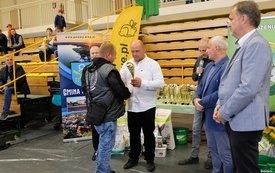 Wręczenie nagr&oacute;d podczas Wystawy Kr&oacute;lik&oacute;w 2021 w Pniewach 98