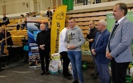 Wręczenie nagr&oacute;d podczas Wystawy Kr&oacute;lik&oacute;w 2021 w Pniewach 107