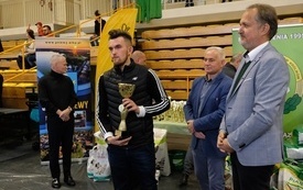 Wręczenie nagr&oacute;d podczas Wystawy Kr&oacute;lik&oacute;w 2021 w Pniewach 127