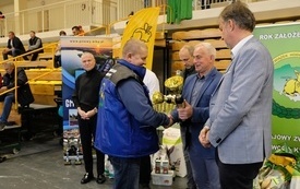 Wręczenie nagr&oacute;d podczas Wystawy Kr&oacute;lik&oacute;w 2021 w Pniewach 135