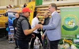 Wręczenie nagr&oacute;d podczas Wystawy Kr&oacute;lik&oacute;w 2021 w Pniewach 137