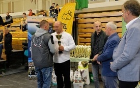 Wręczenie nagr&oacute;d podczas Wystawy Kr&oacute;lik&oacute;w 2021 w Pniewach 139