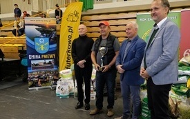 Wręczenie nagr&oacute;d podczas Wystawy Kr&oacute;lik&oacute;w 2021 w Pniewach 147