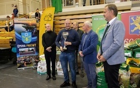 Wręczenie nagr&oacute;d podczas Wystawy Kr&oacute;lik&oacute;w 2021 w Pniewach 149