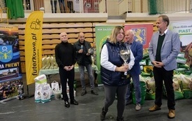 Wręczenie nagr&oacute;d podczas Wystawy Kr&oacute;lik&oacute;w 2021 w Pniewach 157
