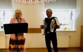 Spotkanie Urodzinowe Senior&oacute;w (27)