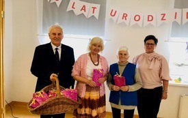 Spotkanie Urodzinowe Senior&oacute;w (16)