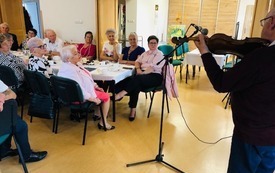 Spotkanie Urodzinowe Senior&oacute;w (15)