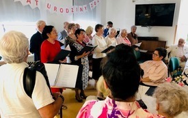 Spotkanie Urodzinowe Senior&oacute;w (6)