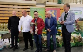 Wręczenie nagr&oacute;d podczas Wystawy Kr&oacute;lik&oacute;w 2021 w Pniewach 168