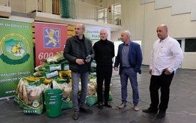 Wręczenie nagr&oacute;d podczas Wystawy Kr&oacute;lik&oacute;w 2021 w Pniewach 181