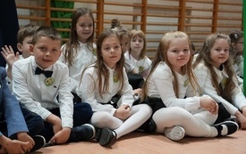 Pasowanie pierwszoklasist&oacute;w w Szkole Podstawowej w Pniewach (227)