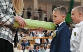 Pasowanie pierwszoklasist&oacute;w w Szkole Podstawowej w Pniewach (206)