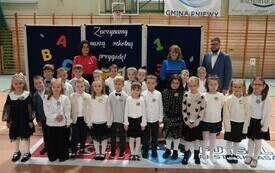 Pasowanie pierwszoklasist&oacute;w w Szkole Podstawowej w Pniewach (177)