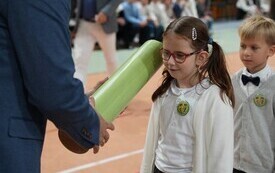 Pasowanie pierwszoklasist&oacute;w w Szkole Podstawowej w Pniewach (175)