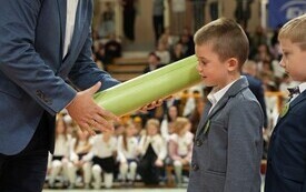 Pasowanie pierwszoklasist&oacute;w w Szkole Podstawowej w Pniewach (165)