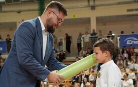 Pasowanie pierwszoklasist&oacute;w w Szkole Podstawowej w Pniewach (163)