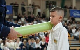 Pasowanie pierwszoklasist&oacute;w w Szkole Podstawowej w Pniewach (152)