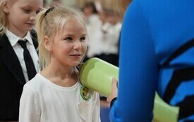 Pasowanie pierwszoklasist&oacute;w w Szkole Podstawowej w Pniewach (123)