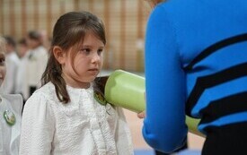 Pasowanie pierwszoklasist&oacute;w w Szkole Podstawowej w Pniewach (119)