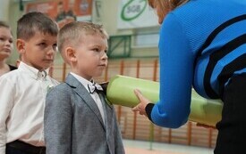 Pasowanie pierwszoklasist&oacute;w w Szkole Podstawowej w Pniewach (108)