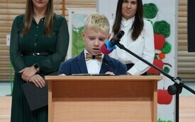 Pasowanie pierwszoklasist&oacute;w w Szkole Podstawowej w Pniewach (65)