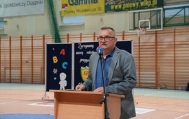Pasowanie pierwszoklasist&oacute;w w Szkole Podstawowej w Pniewach (37)