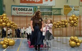 Pasowanie pierwszoklasist&oacute;w w Szkole Podstawowej w Pniewach (26)