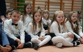 Pasowanie na pierwszoklasist&oacute;w w Szkole Podstawowej w Pniewach (227)