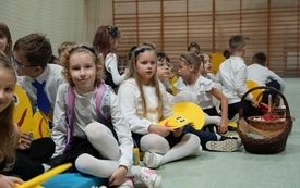 Pasowanie na pierwszoklasist&oacute;w w Szkole Podstawowej w Pniewach (216)