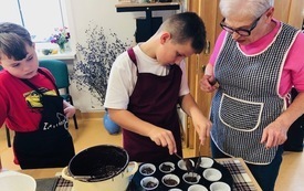 Drugie spotkanie - Międzypokoleniowe Warsztaty Kulinarne (8)