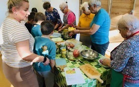 Drugie spotkanie - Międzypokoleniowe Warsztaty Kulinarne (4)