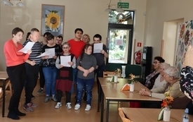 Uczestnicy ŚDS &bdquo;Jawor&rdquo; u Senior&oacute;w DDS 4