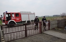 OSP dostarcza ulotki na temat szczepień w Gminie Pniewy (3)