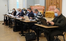 Komisja Rozwoju Gospodarczego 4