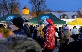 Kiermasz Świąteczny 100