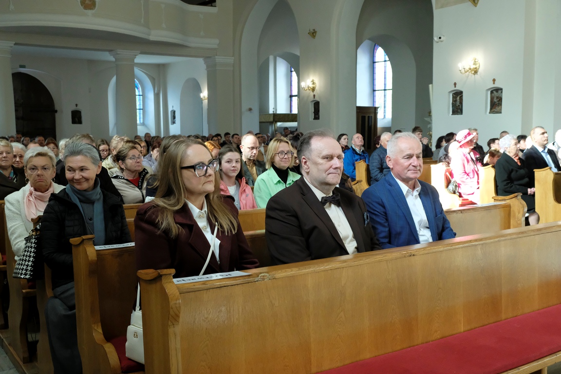 Uroczystość przekazania relikwii