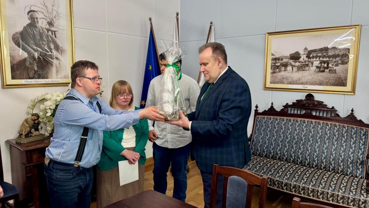 Delegacja Jawora z&nbsp;życzeniami