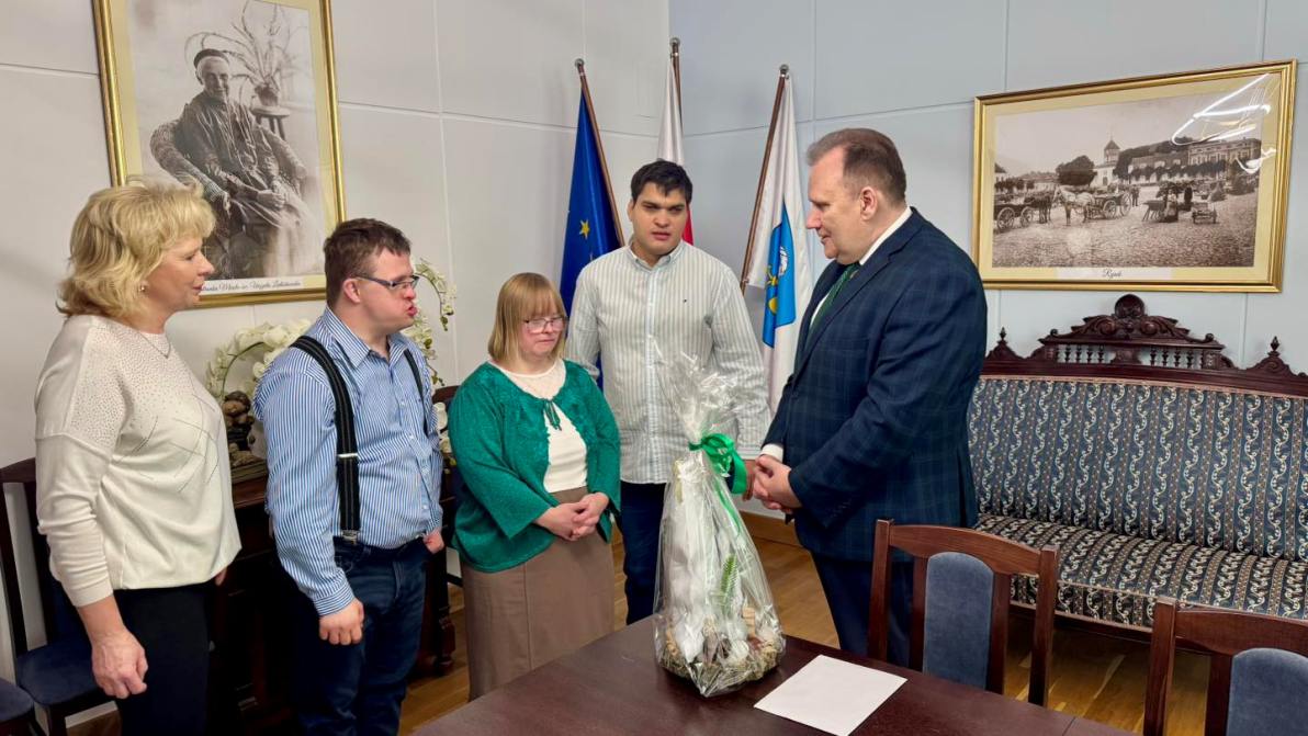 Delegacja Jawora z&nbsp;życzeniami