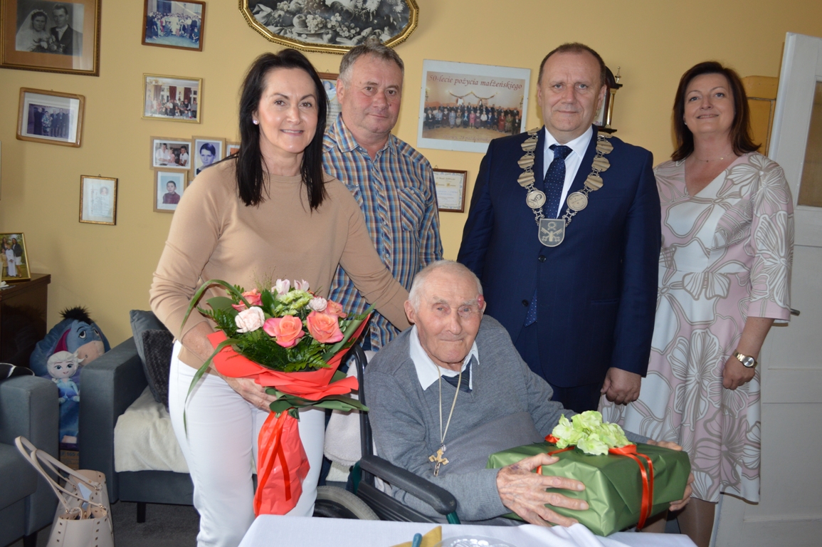 Ż życzeniami u Jubilata