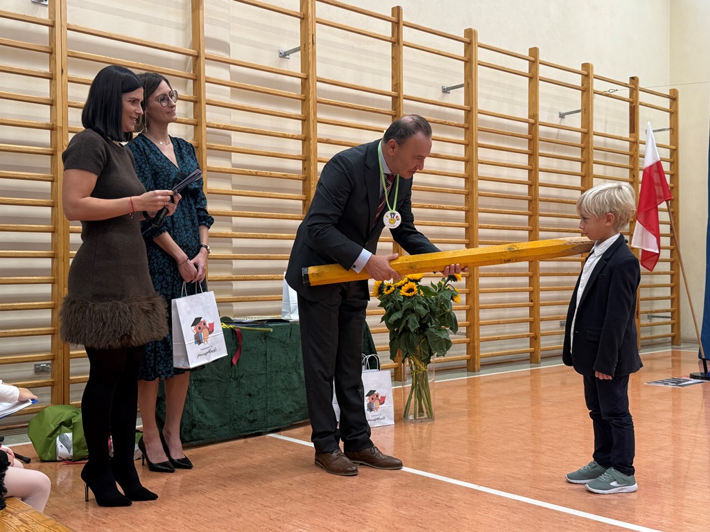 Ślubowanie klas pierwszych ze Szkoły Podstawowej w&nbsp;Nojewie