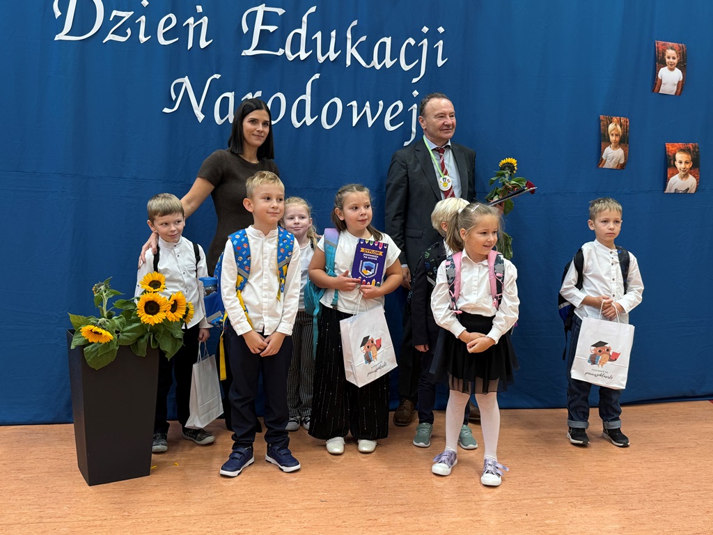 Ślubowanie klas pierwszych ze Szkoły Podstawowej w&nbsp;Nojewie