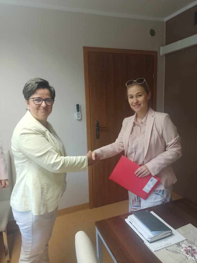 Podpisanie umowy na&nbsp;realizację usług kosmetycznych