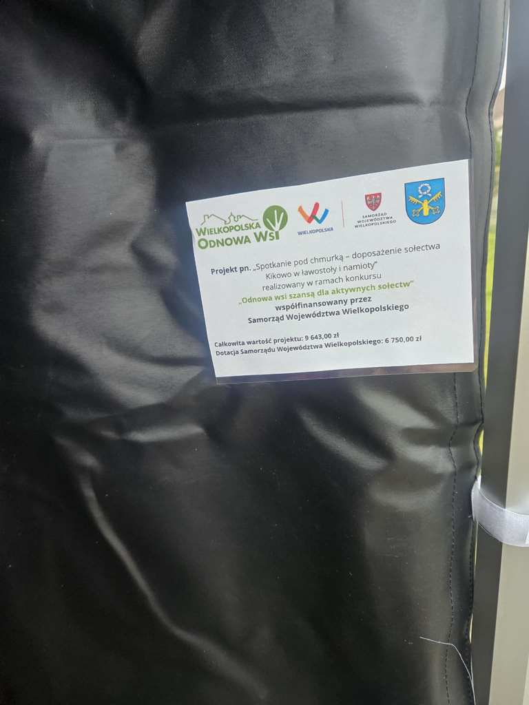 Spotkanie pod chmurką &ndash; doposażenie sołectwa Kikowo w&nbsp;ławostoły i&nbsp;namioty