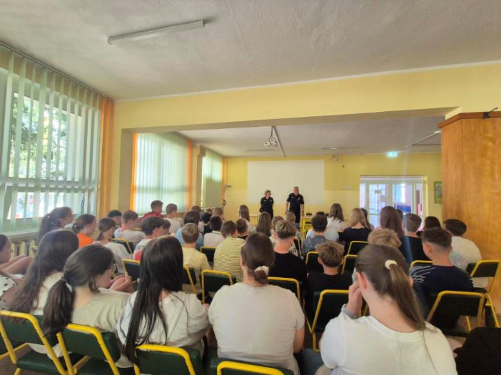 Straż Miejska odwiedziła uczni&oacute;w Szkoły Podstawowej w&nbsp;Pniewach