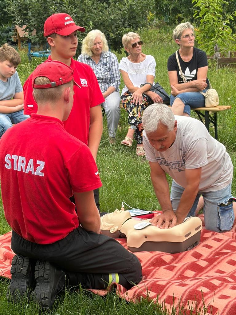 Szkolenie z&nbsp;pierwszej pomocy dla członk&oacute;w ROD &bdquo;Zielony Zakątek&rdquo; oraz&nbsp;Amazonek &bdquo;Razem Raźniej&rdquo;